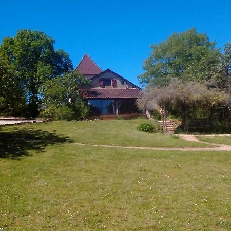 Les Coustilles Saint-Alvere Bagian luar foto