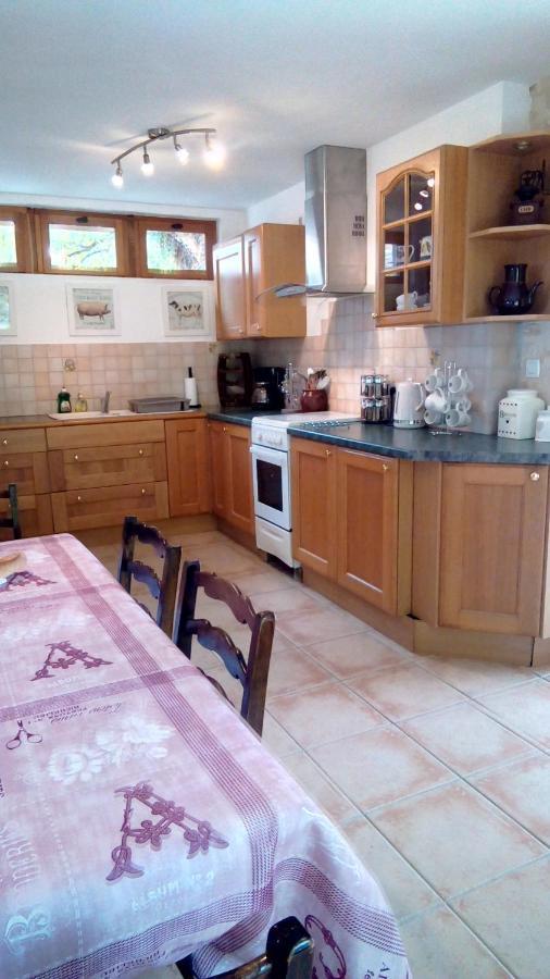 Les Coustilles Saint-Alvere Bagian luar foto