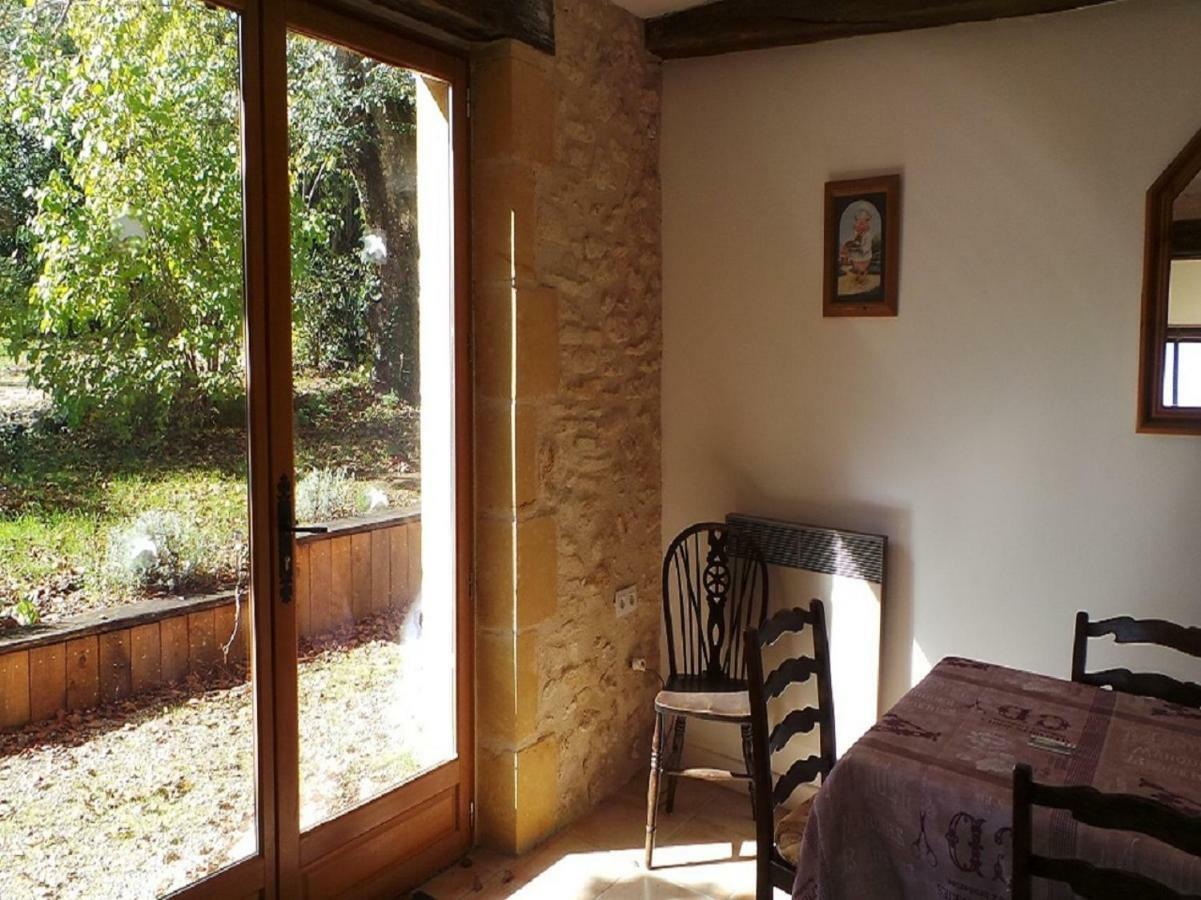 Les Coustilles Saint-Alvere Bagian luar foto