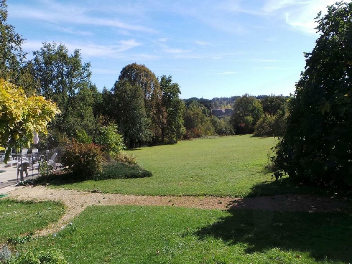Les Coustilles Saint-Alvere Bagian luar foto